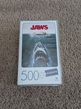 Jaws 500-Piece Puzzle with Iconic Poster Art - White/Blue